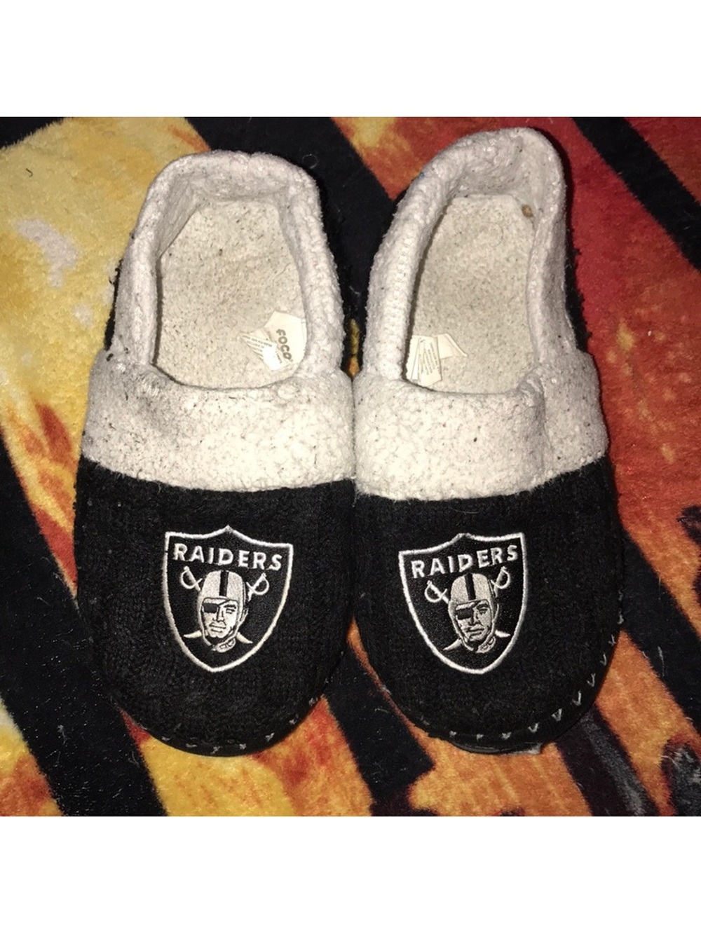 Forever collectibles Raiders Black & Gray Slipper Moccasins size medium